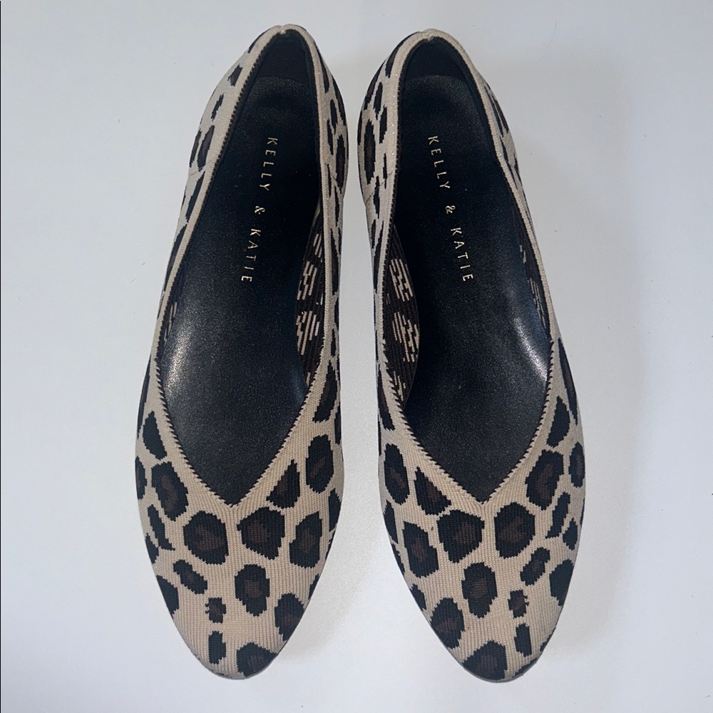 Kelly & Katie Leopard Print Knit Flats, size 7M
